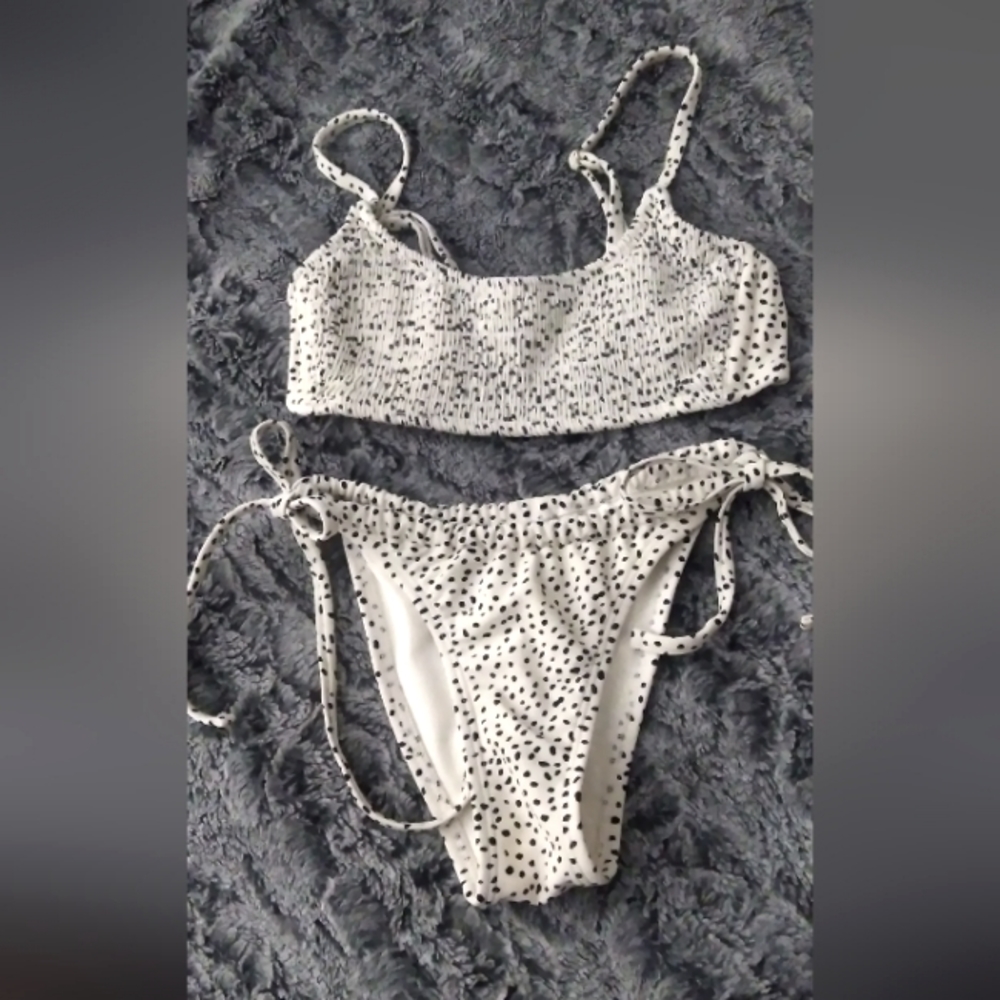 Poka dot white bikini set